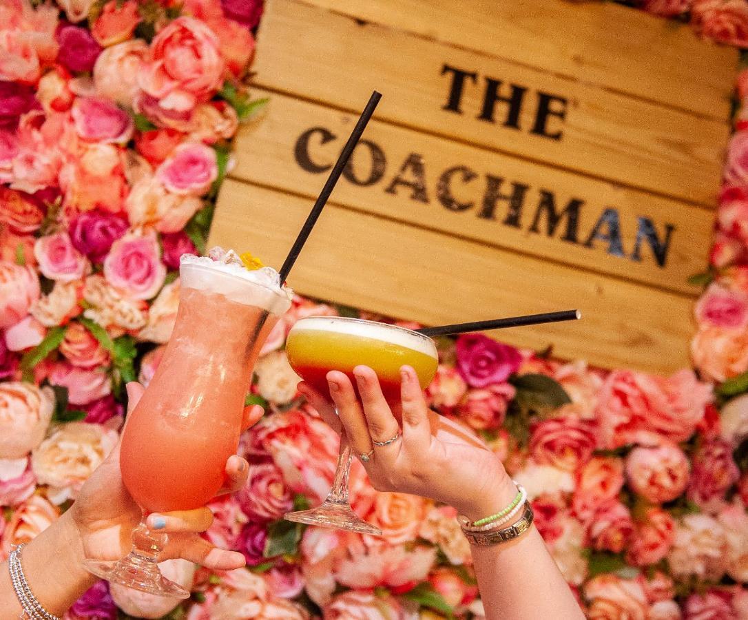 The Coachman Hotel Kilsyth Exterior photo